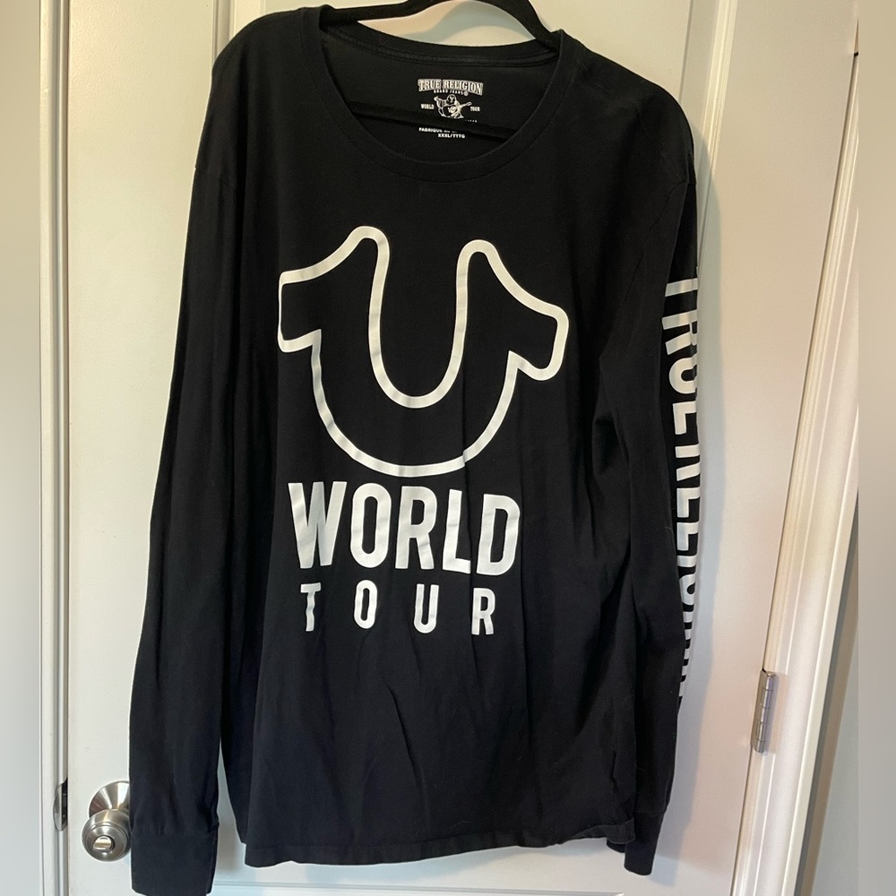 Men’s True Religion long sleeve